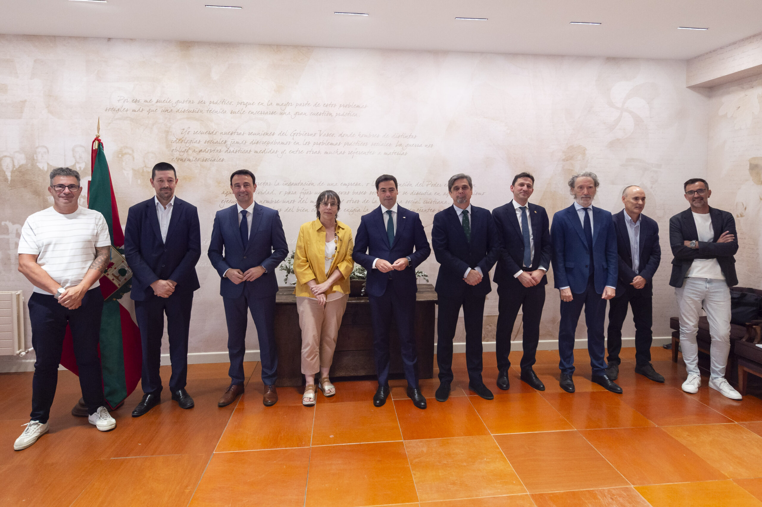 EGABek 2025eko Memoria Sozioekonomikoa entregatu die Lehendakariari eta Eusko Legebiltzarreko Lehendakariari